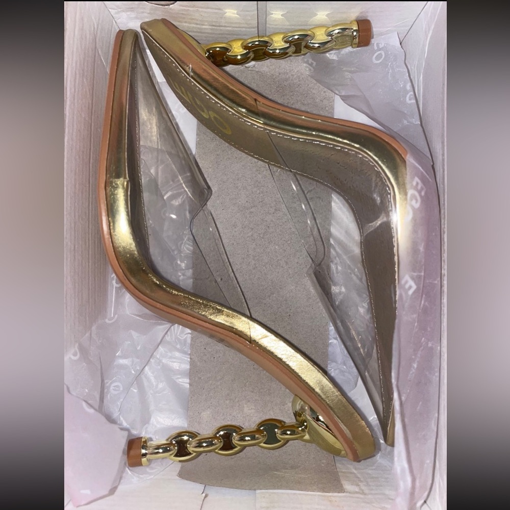 CLEAR PERSPEX POINTED TOE CHAIN DETAIL HEEL MULE IN GOLD FAUX LEATHER